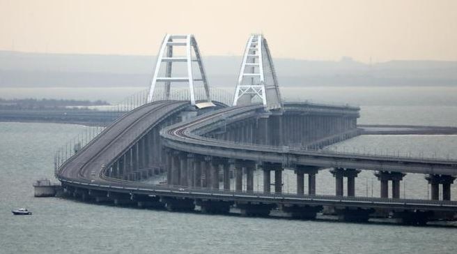 रूस ने समुद्र पर बने 19 किलोमीटर लंबे पुल का उद्धाटन किया
