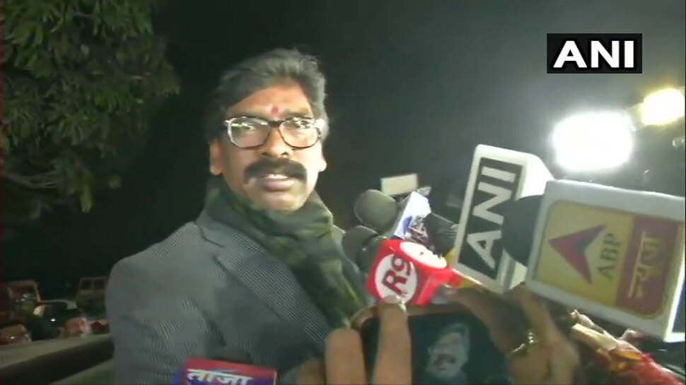 रांची: 29 दिसंबर को CM की शपथ लेंगे हेमंत सोरेन, 50 MLA का समर्थन पत्र राज्यपाल को सौंपा