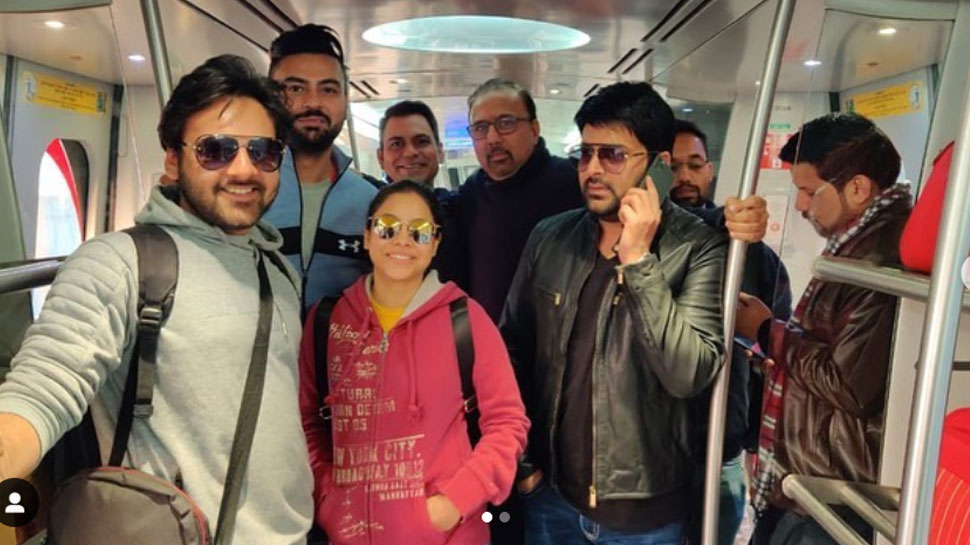 दिल्ली मेट्रो में सफर करने को मजबूर हुए कपिल शर्मा, लोगों को दी ये मजेदार सलाह! दिल्ली मेट्रो में सफर करने को मजबूर हुए कपिल शर्मा, लोगों को दी ये मजेदार सलाह!