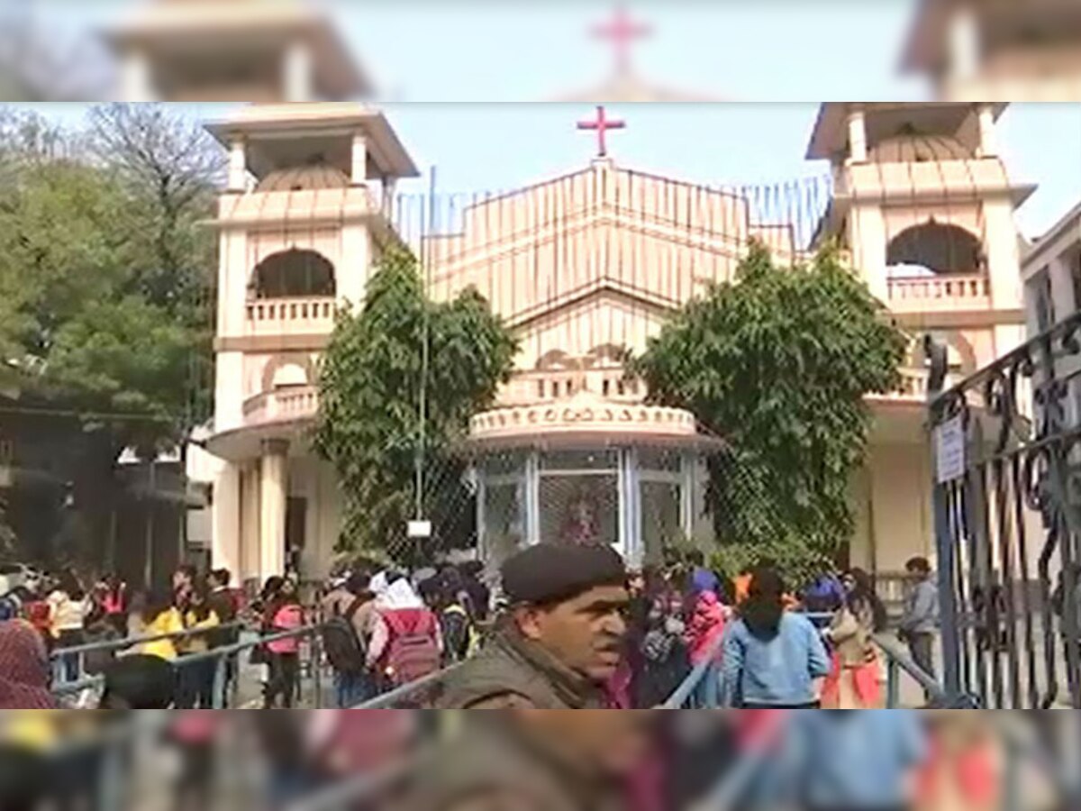 लोगों ने प्रभु यीशु से आपसी प्रेम भाईचारा अमन के लिए प्रार्थना भी की.