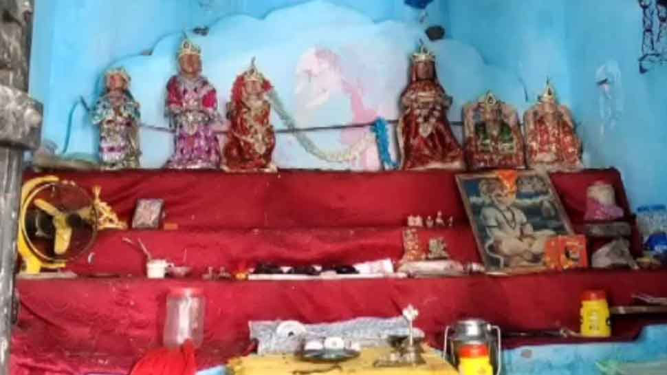 महोबा: प्राचीन मंदिर से बेशकीमती 4 मूर्तियां ले उड़े चोर, भक्तों में गुस्सा