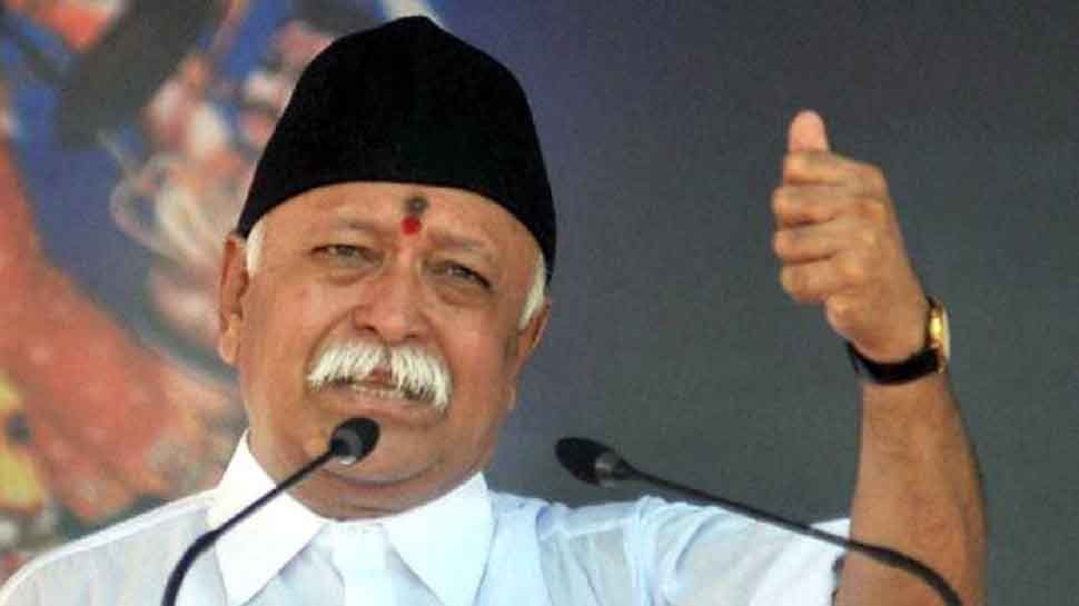 मोहन भागवत ने कहा, 'देश की 130 करोड़ जनता को हिंदू समाज मानता है संघ'