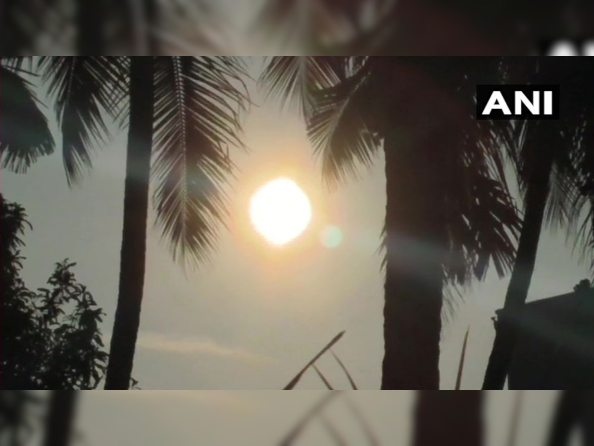 ग्रहण के दौरान केरल में सूर्य कुछ ऐसा दिखाई दिया. (फोटो साभार- ANI)