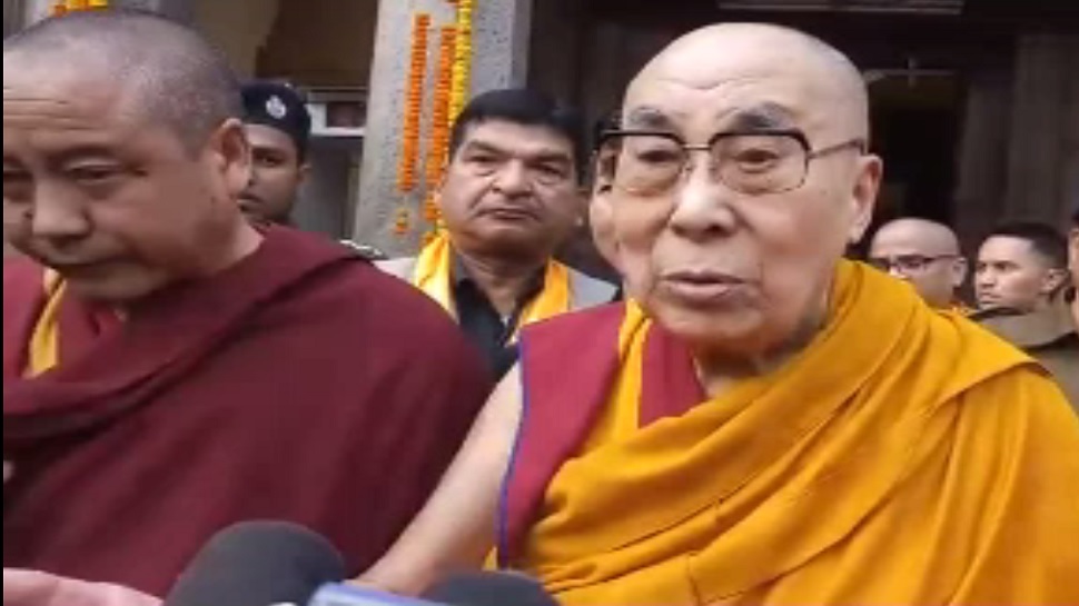गया: दलाई लामा ने महाबोधि मंदिर में की पूजा, कहा- करुणा अपनाना जरूरी
