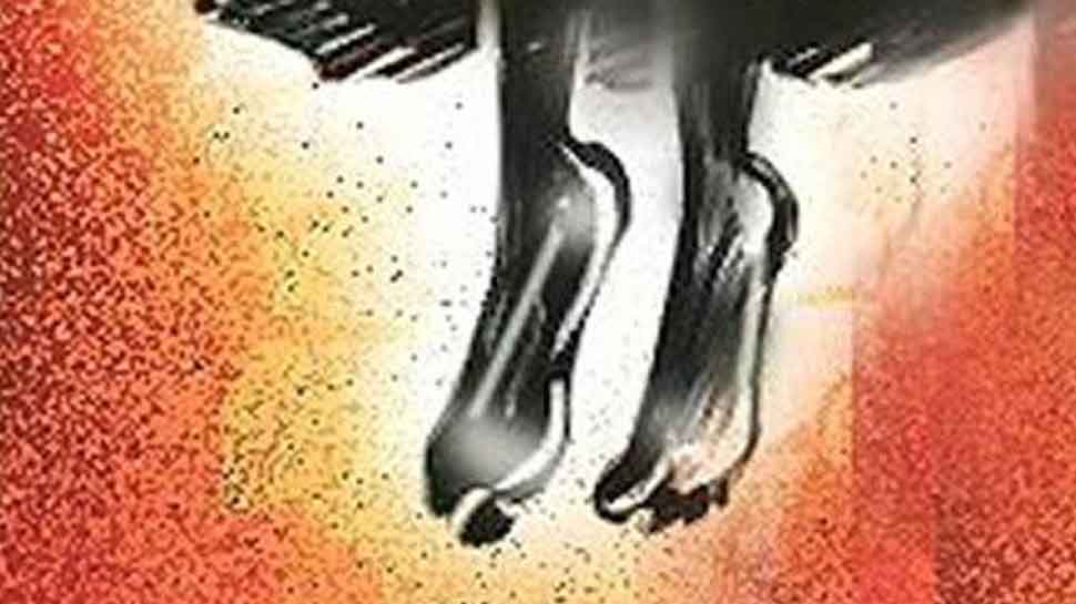 रतलाम: सुपरवाइजर ने दी नौकरी से निकालने की धमकी, आंगनवाड़ी कार्यकर्ता युवती ने लगा ली फांसी
