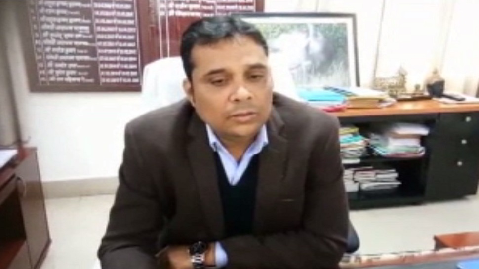 लातेहार: मिड डे मील में हुआ बड़ा घोटाला, DC बोले- दोषियों पर होगी कार्रवाई लातेहार: मिड डे मील में हुआ बड़ा घोटाला, DC बोले- दोषियों पर होगी कार्रवाई