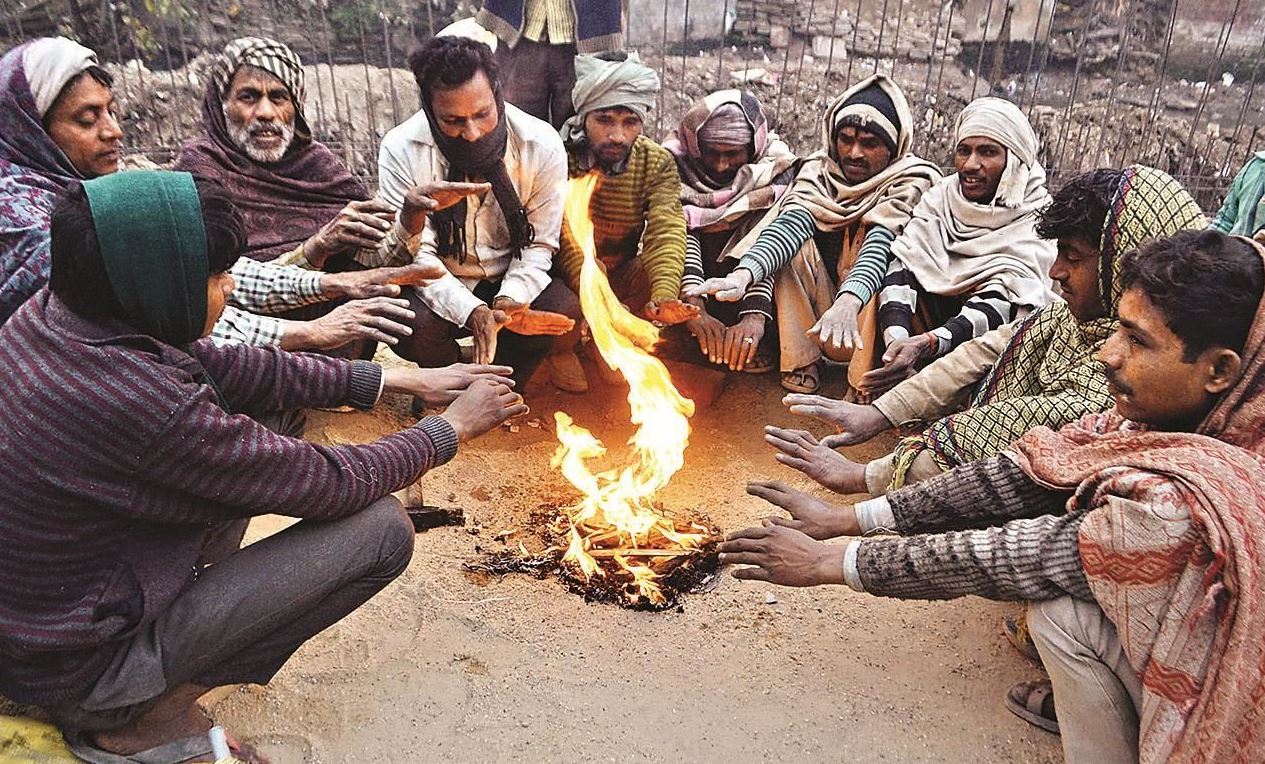 जानलेवा हुई ठंडः यूपी-बिहार में बर्फीली हवाओं से 69 की मौत