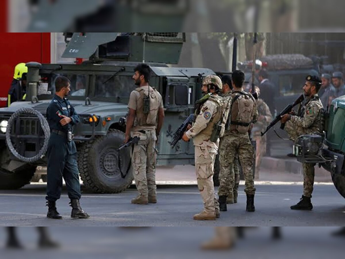 अफगान नेशनल डिफेंस और सुरक्षा बलों ने आतंकवादियों के ठिकानों पर बम बरसाए और हवाई हमले किए. फाइल फोटो...