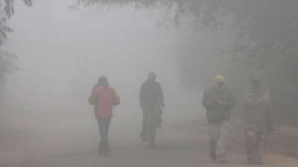 पटना: ठंड के कहर ने तोड़ा कई सालों का रिकॉर्ड, कई जिलों में तापमान में गिरावट पटना: ठंड के कहर ने तोड़ा कई सालों का रिकॉर्ड, कई जिलों में तापमान में गिरावट