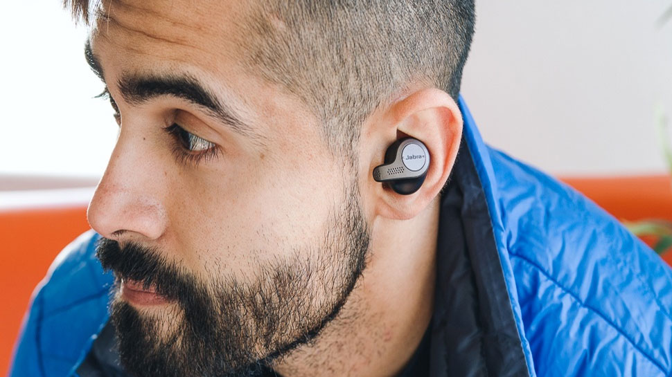 Earbuds 2020: छोटे से लेकर बड़ी कंपनियों के बीच छिड़ी है जंग एयरबड्स बनाने की, जानिए कौन सा प्रोडक्ट है आपके लिए