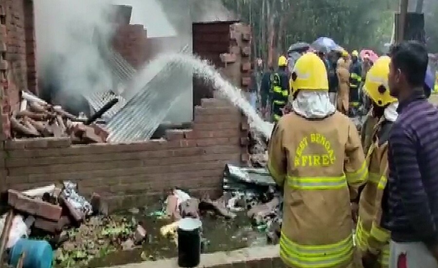  पश्चिम बंगाल की पटाखा फैक्ट्री में विस्फोट होने से 5 की मौत