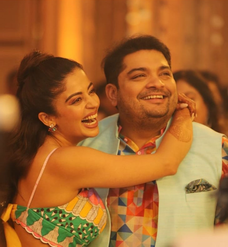 प्री वेडिंग सेरेमनी Neha Pendse enjoys her mehndi and sangeet ceremoney with fiance shardul singh bayas