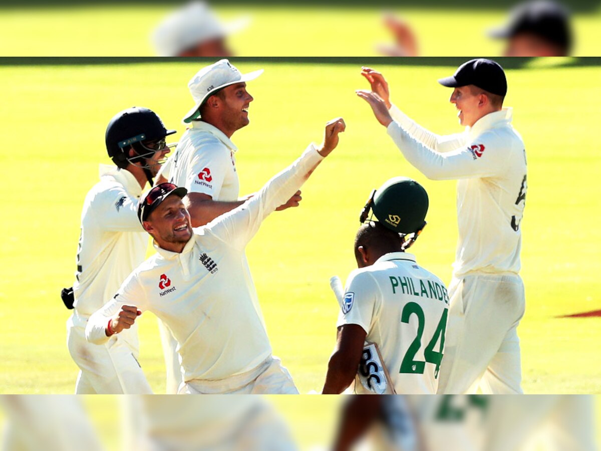 इंग्लैंड के क्रिकेटर वेर्नोन फिलेंडर के विकेट का जश्न मनाते हुए. फिलेंडर मैच में आउट होने वाले आखिरी बल्लेबाज रहे. (फोटो: Reuters) 