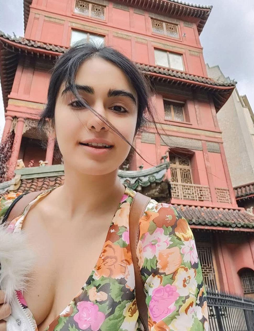 बचपन से बजाती आ रही हैं पियानो Adah Sharma