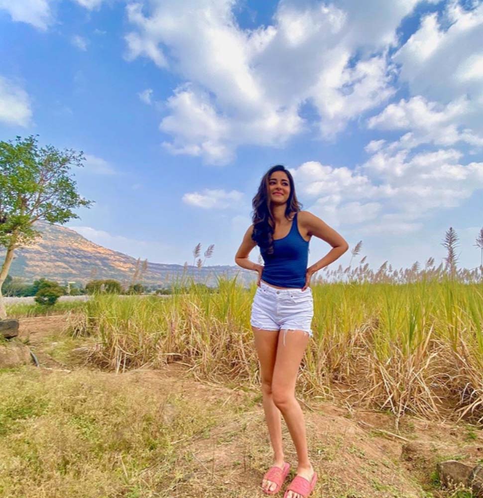 अनन्या की स्माइल बहुत कुछ कह रही है Ananya Panday
