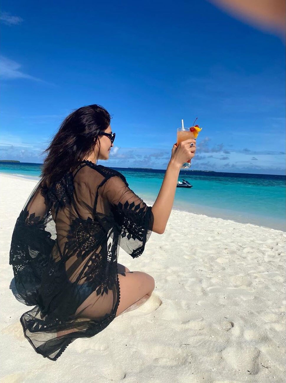 2 लाख से ज्यादा बार किया गया लाइक Karishma Tanna