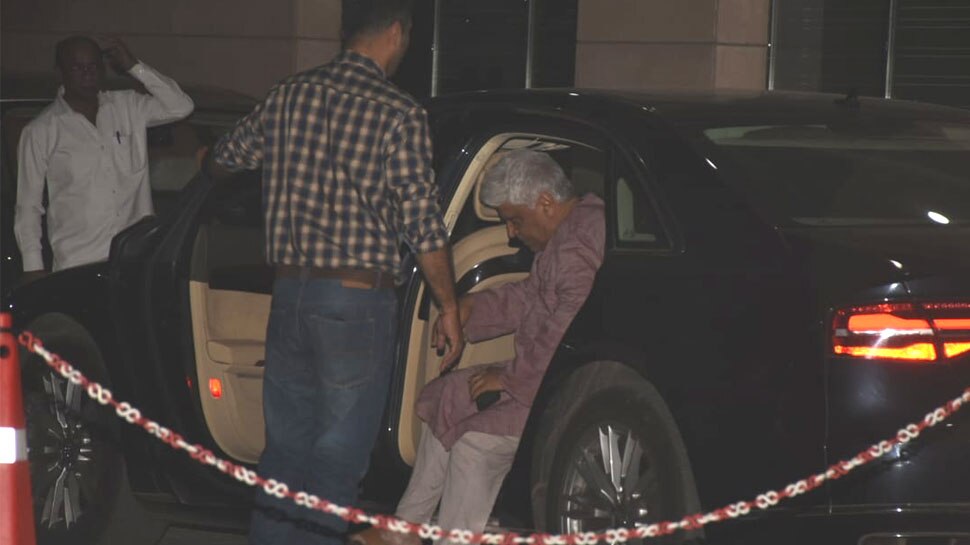 फेमस गीतकार जावेद अख्तर अस्पताल पहुंचे Shabana Azmi injured in car accident