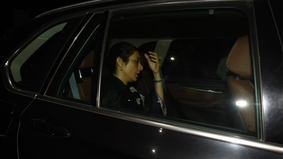 तब्बू को काफी चिंताजनक हालत में देखा गया Shabana Azmi injured in car accident