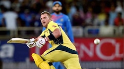 INDvsAUS: स्टीव स्मिथ से नाराज होकर मैदान से लौटे एरॉन फिंच, जानें वजह