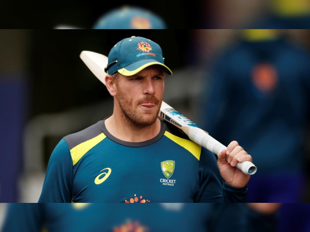फिंच का कहना है कि अंतिम डेथ ओवरों तक उनकी टीम का कोई बल्लेबाज क्रीज पर नहीं बचा.  (फोटो: Reuters)