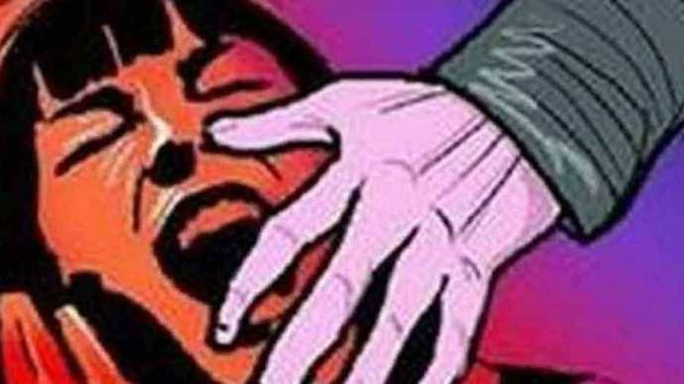 UP: रेप पीड़िता पर एसिड अटैक, परिजनों ने लगाया समझौते के लिए दबाव बनाने का आरोप