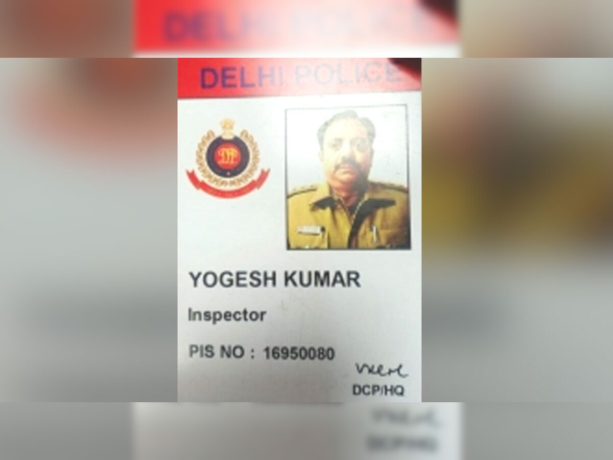 इंस्पेक्टर योगेश कुमार इंदिरा गांधी अंतर्राष्ट्रीय हवाईअड्डे पर तैनात थे.