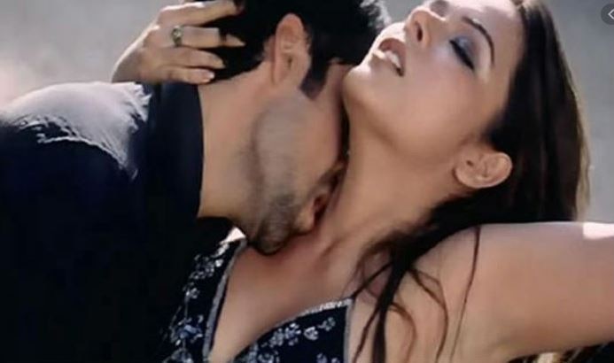 Neck Kiss Neck Kiss