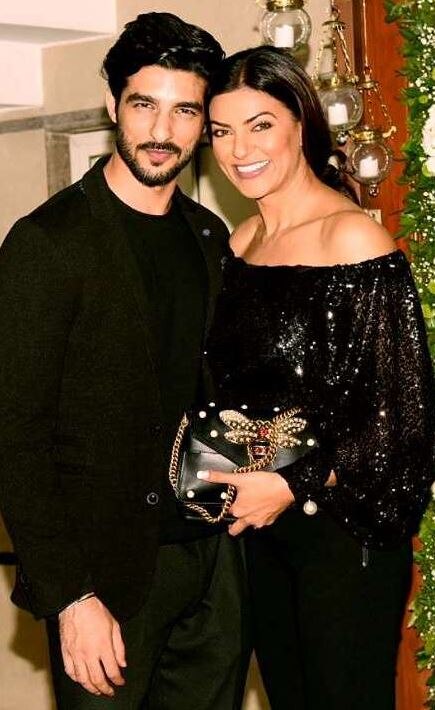 15 साल छोेेटे हैं सुष्मिता के ब्वॉयफ्रेंड sushmita sen dating rohaman