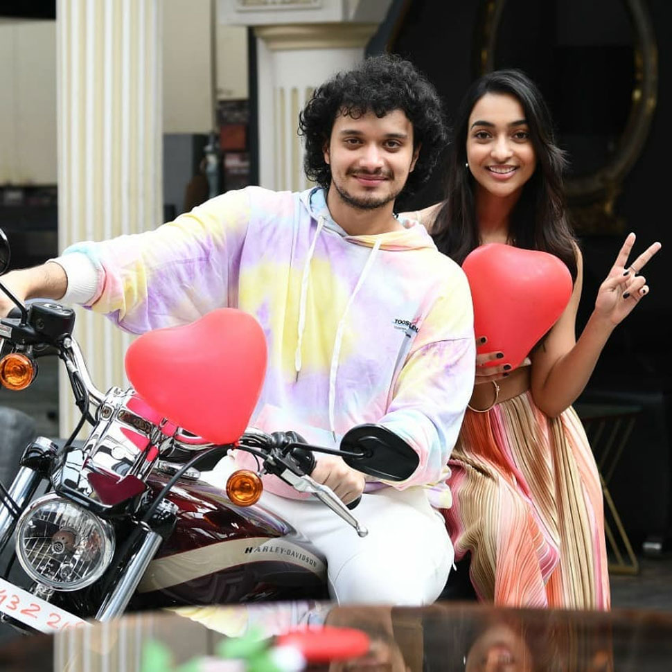 अमरिन के पिता हैं प्रोड्यूसर Amrin's father is a producer of this film