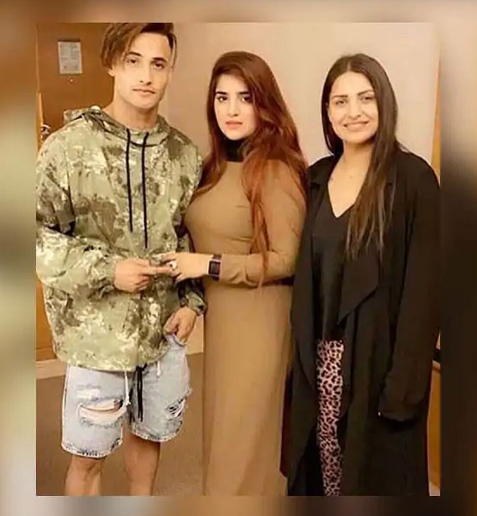 हिमांशी खुराना दिखीं उदास Himanshi Khurana