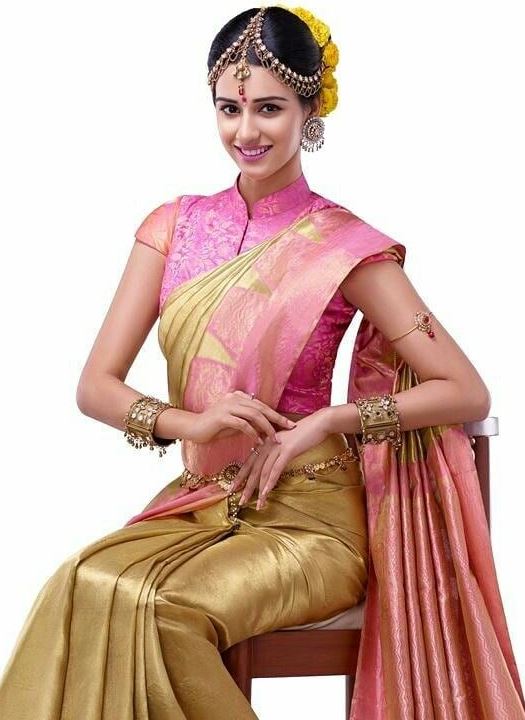 Disha Patani Unseen Traditional Dress Photos: दिशा पटानी को ऐसे कपड़ों