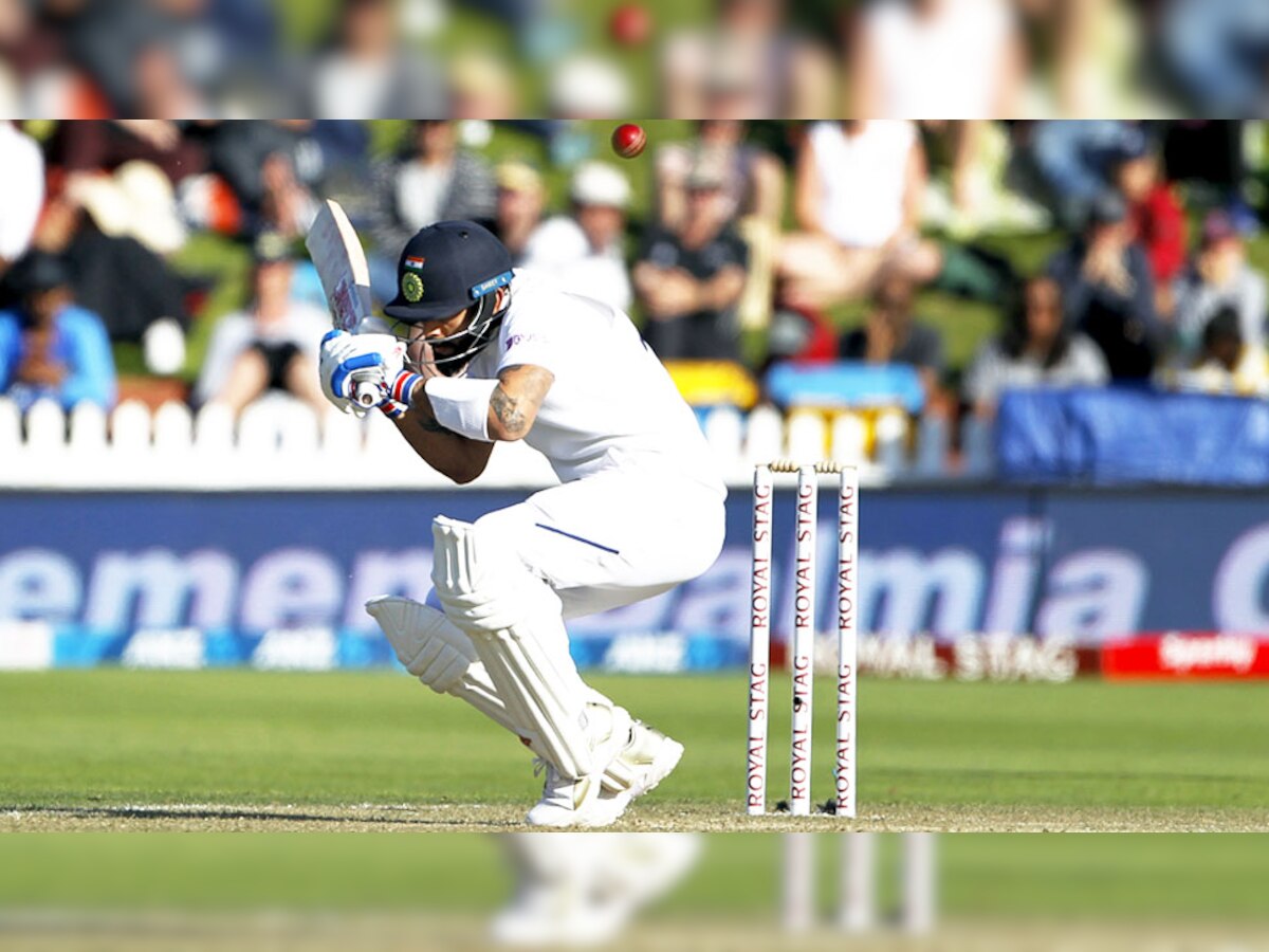 विराट कोहली न्यूजीलैंड के खिलाफ पहले टेस्ट में सिर्फ 21 रन बना सके. वे पहली पारी में 2 और दूसरी पारी में 19 रन बनाकर आउट हुए. (फोटो: ANI)