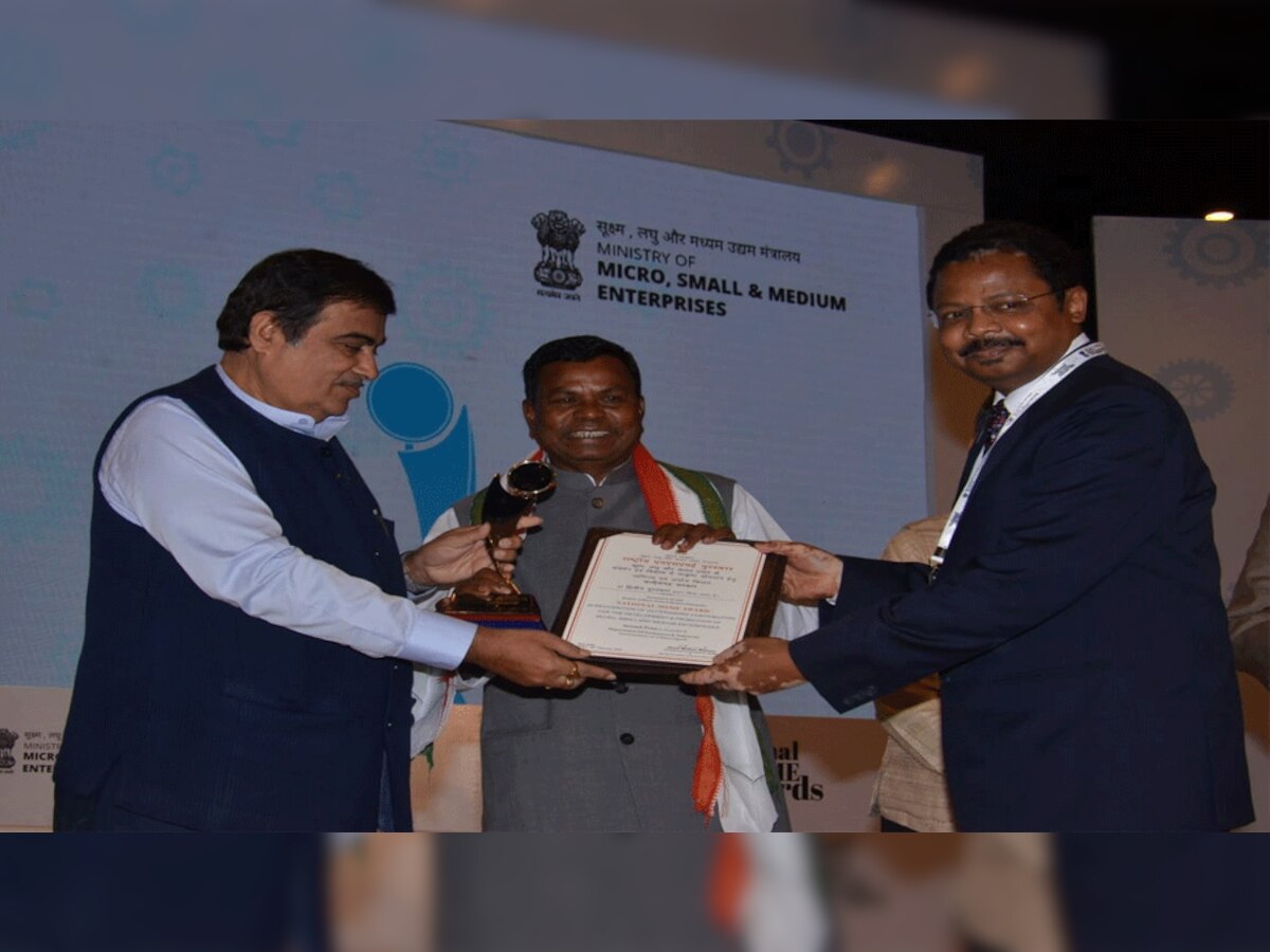 MSME के विकास में दूसरे स्थान पर छत्तीसगढ़, केंद्रीय मंत्री नितिन गडकरी से राज्य के उद्योग मंत्री कवासी लखमा ने लिया पुरस्कार
