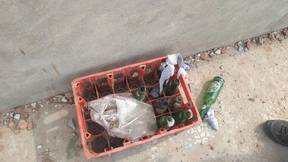 कपिल मिश्रा ने लगाया था आरोप Petrol bomb and stones found on rooftop of Councillor Tahir Hussain 3