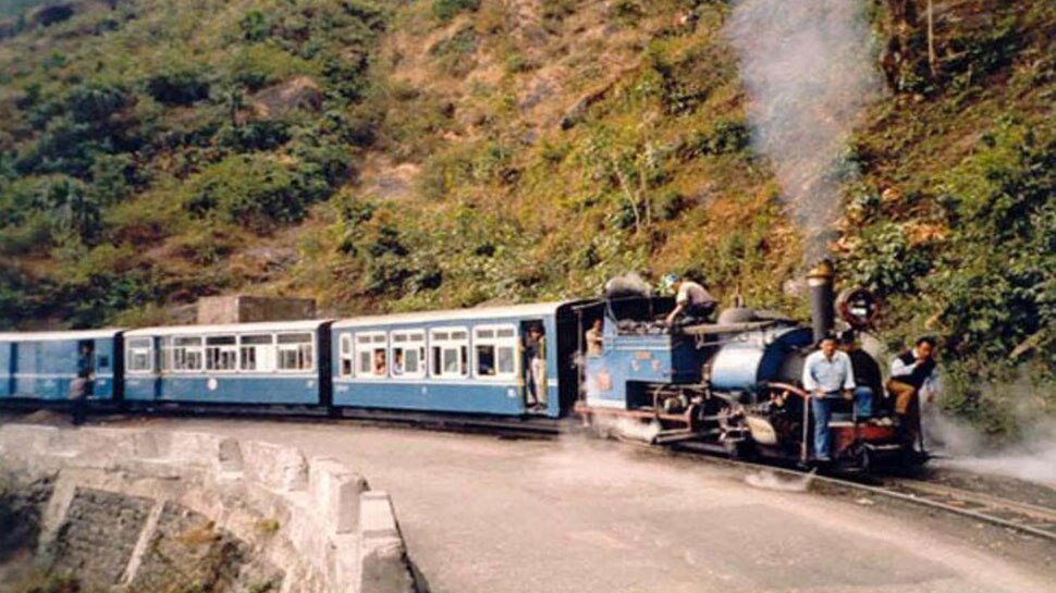 दार्जिलिंग टॉय ट्रेन