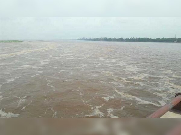 सेना के पांच पूर्व अधिकारी अब देश में गंगा को बचाने के लिए बडी जागरुकता मुहीम चलाएंगे.