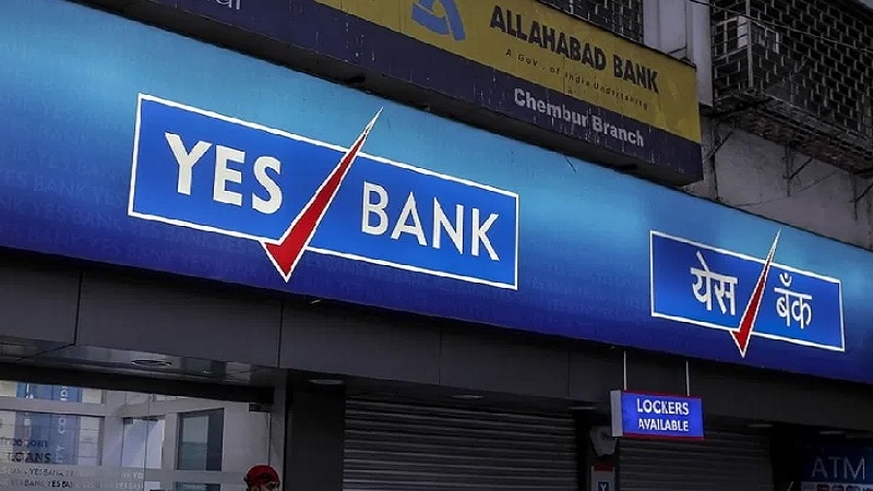 RBI की YES Bank पर सख्ती से बाजार धड़ाम, 50 हजार निकासी की शर्त पर हंगामा