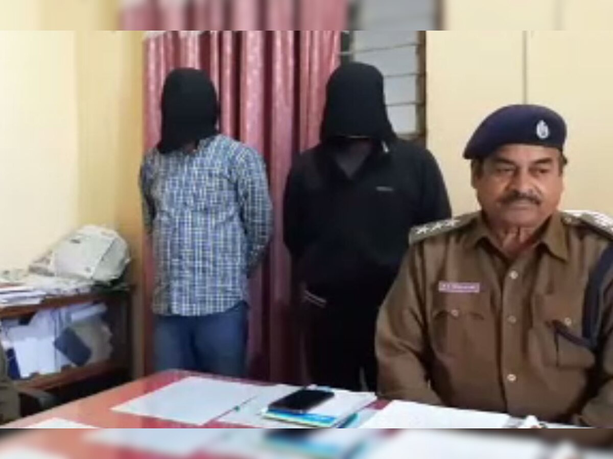 पुलिस ने निजामुद्दीनपुर मोहल्ले से दोनों को गिरफ्तार किया है.