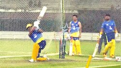 एमएस धोनी ने IPL 2020 से पहले दिखाए तेवर, जड़े लगातार 5 छक्के, देखें VIDEO