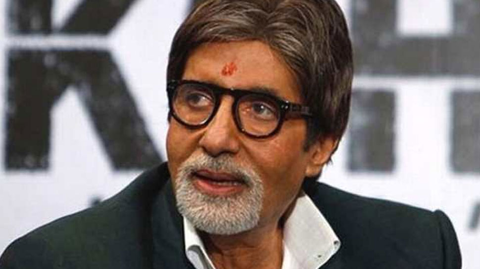 Amitabh Bachchan के हाथों पर &#039;होम क्वैरेंटाइन&#039; का स्टाम्प, Twitter पर शेयर की फोटो