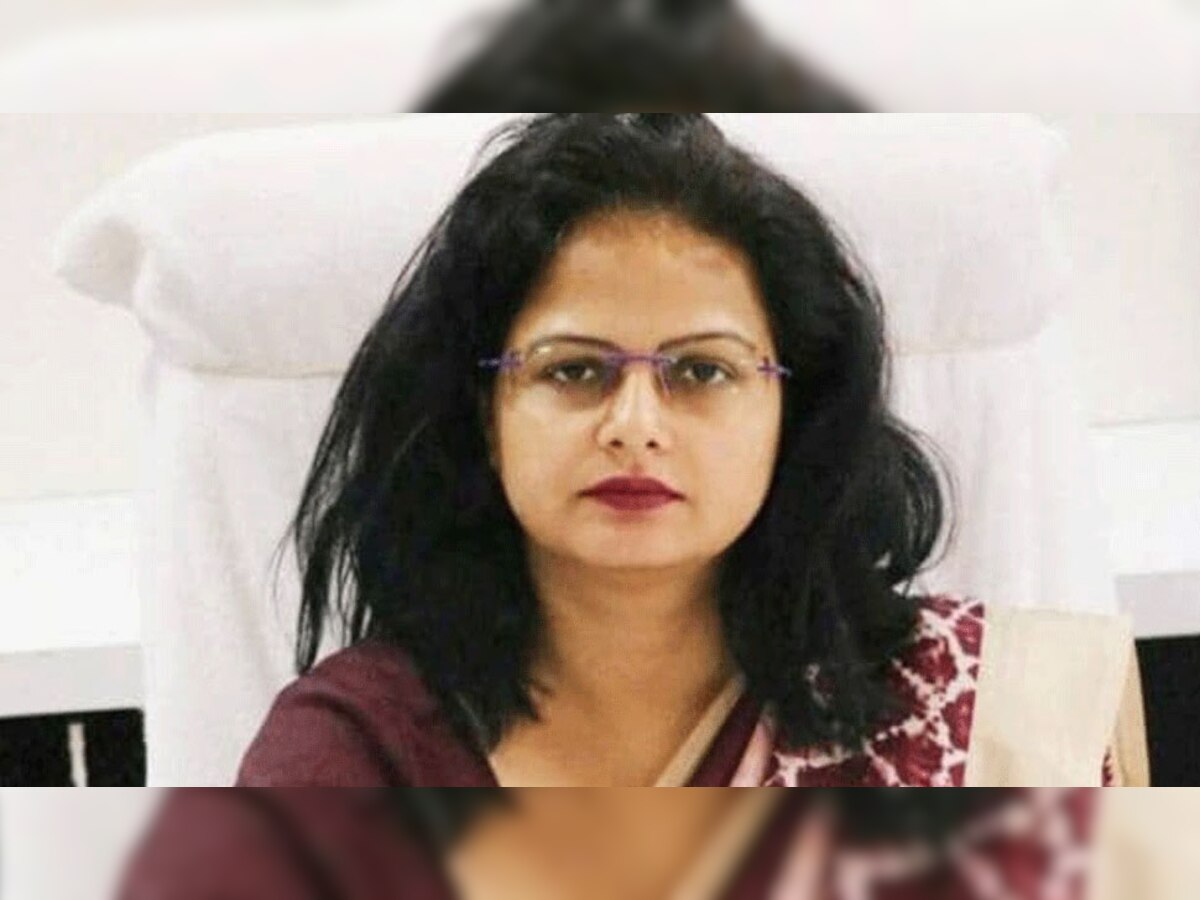 BJP कार्यकर्ताओं को थप्पड़ जड़ने वाली निधि निवेदिता की गई कलेक्टरी, SDM प्रिया वर्मा की भी छुट्टी