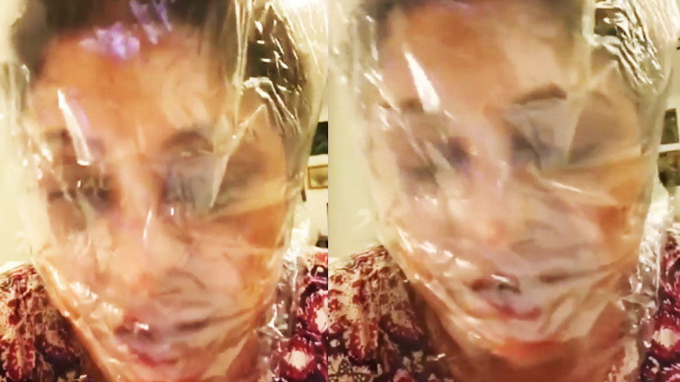 CoronaVirus के खौफ से इस बॉलीवुड एक्ट्रेस ने चेहरे को प्लास्टिक से ढका, वायरल हुआ VIDEO CoronaVirus के खौफ से इस बॉलीवुड एक्ट्रेस ने चेहरे को प्लास्टिक से ढका, वायरल हुआ VIDEO