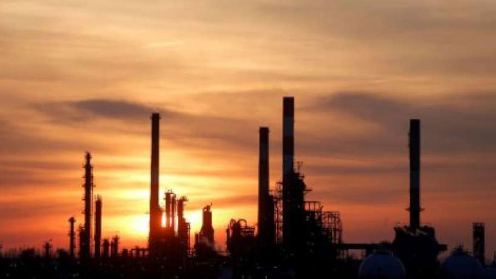 10 डॉलर प्रति बैरल तक नीचे आ सकती है oil prices