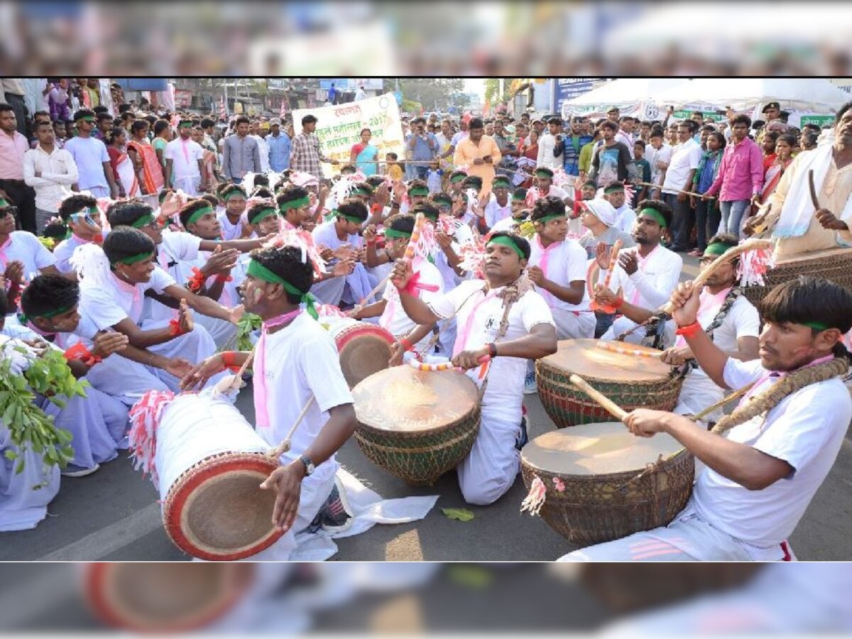 कोरोना संक्रमण के बीच मनाई गई सरहूल पूजा, सोशल डिस्टेंसिंग को ध्यान में रखते हुए की गई सारी व्यवस्थाएं. (प्रतीकात्मक तस्वीर)