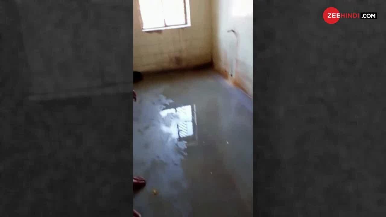 viral video of prisoners of rohini jail shows the litter present in the washrooms रोहिणी जेल