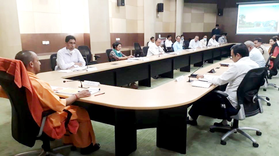 gautam budh nagar dm bn singh transferred after rebuke by cm yogi ...