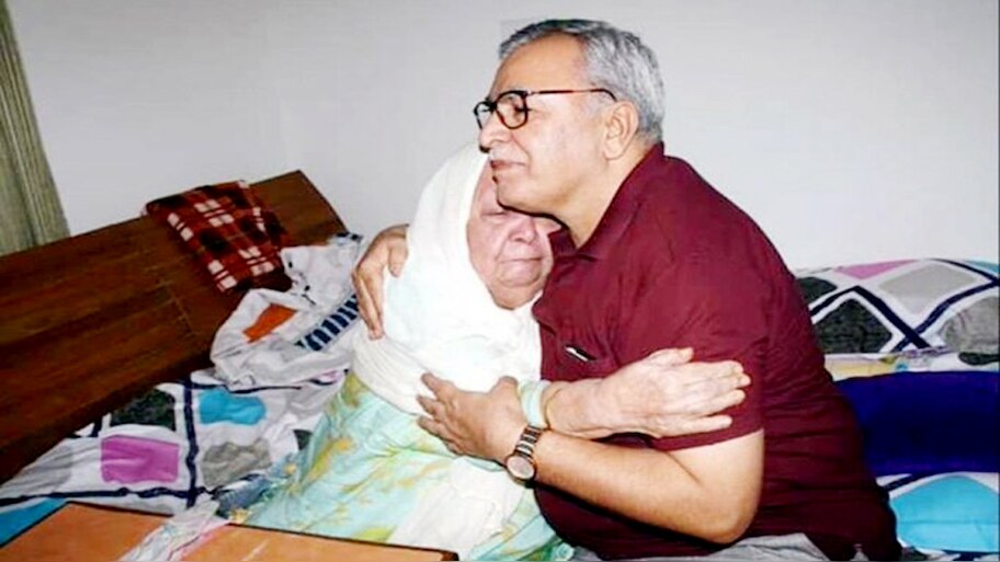 Khalida Begum mother of Advisor to Lt Governor J&K has donated Rs 5 ...