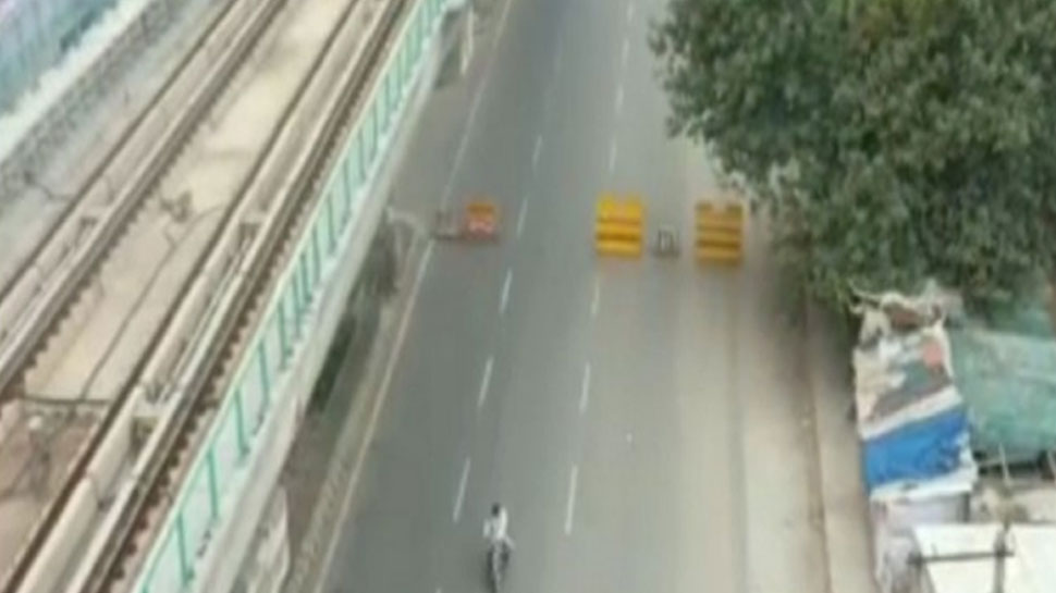 बेवजह घूमने वालों पर दिल्ली पुलिस लेगी एक्शन Delhi Police is patrolling with the help of drone cameras