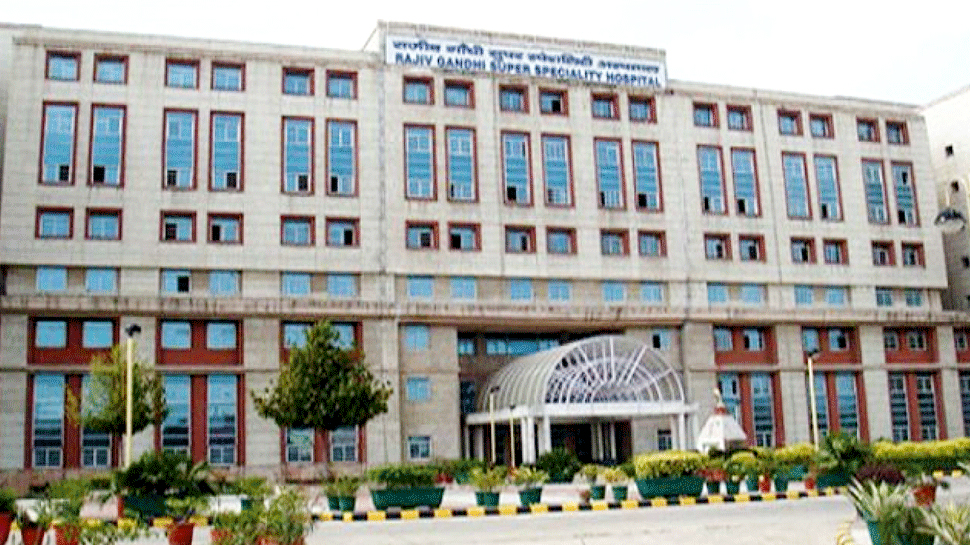 दिल्ली: तबलीगी जमात के मेंबर ने अस्पताल में की खुदखुशी कोशिश, मचा हड़कंप दिल्ली: तबलीगी जमात के मेंबर ने अस्पताल में की खुदखुशी कोशिश, मचा हड़कंप