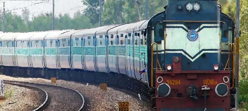 ରେଳ ଚଳାଚଳ ନେଇ ଗୁଜବ ଖାରଜ କଲା ମନ୍ତ୍ରଣାଳୟ ରେଳ ଚଳାଚଳ ନେଇ ଗୁଜବ ଖାରଜ କଲା ମନ୍ତ୍ରଣାଳୟ